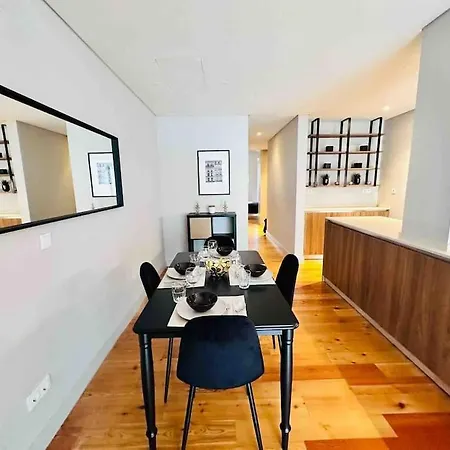 Marques De Pombal Flat A Great Locations Center