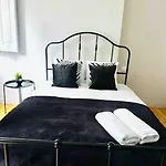Appartamento Marques De Pombal Flat A Great Locations Center Lisbona