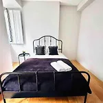 Marques De Pombal Flat A Great Locations Center Appartamento *