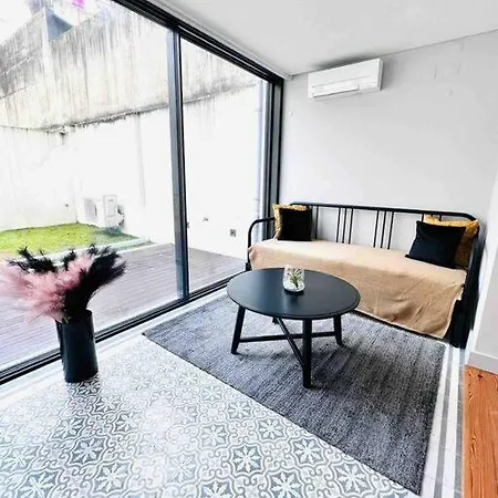 Marques De Pombal Flat A Great Locations Center Lägenhet