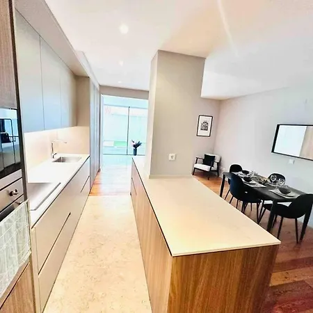 Marques De Pombal Flat A Great Locations Center