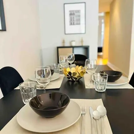 Marques De Pombal Flat A Great Locations Center