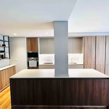 Marques De Pombal Flat A Great Locations Center * Lizbona