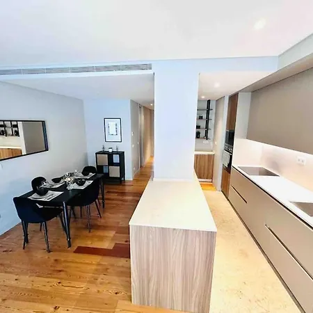 Marques De Pombal Flat A Great Locations Center